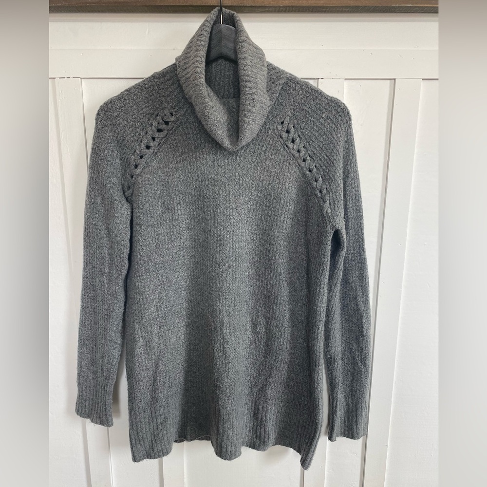 American Eagle Gray Braided Turtleneck Cozy Sweater Size Small